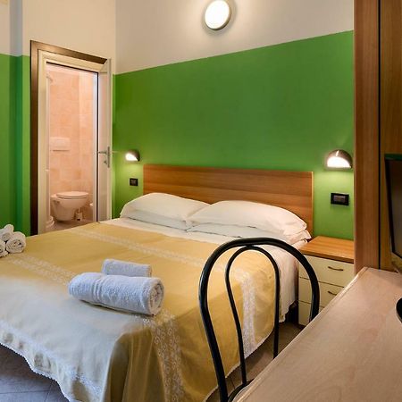 Hotel T Depandance Ріміні Екстер'єр фото