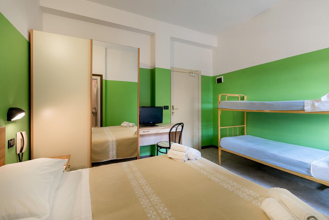 Hotel T Depandance Ріміні Екстер'єр фото