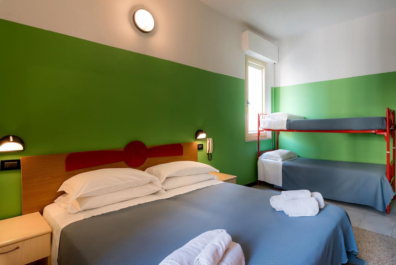 Hotel T Depandance Ріміні Екстер'єр фото