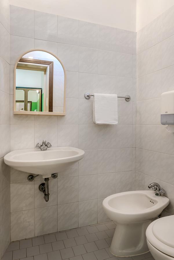 Hotel T Depandance Ріміні Екстер'єр фото
